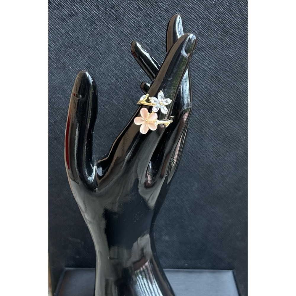 Elegant Floral Pink and Gold Ring